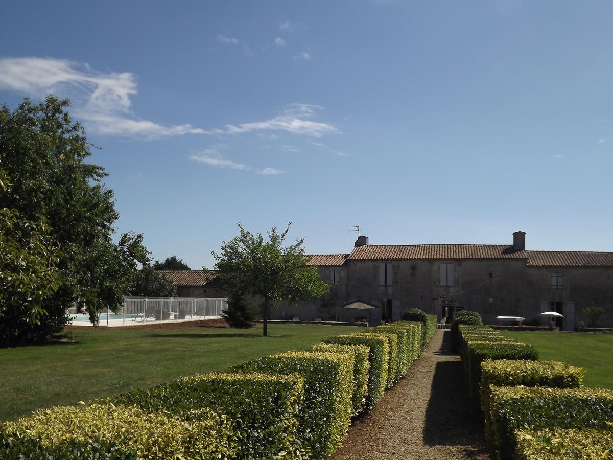 Logis De La Melissiere Bed & Breakfast Xaintray Екстериор снимка