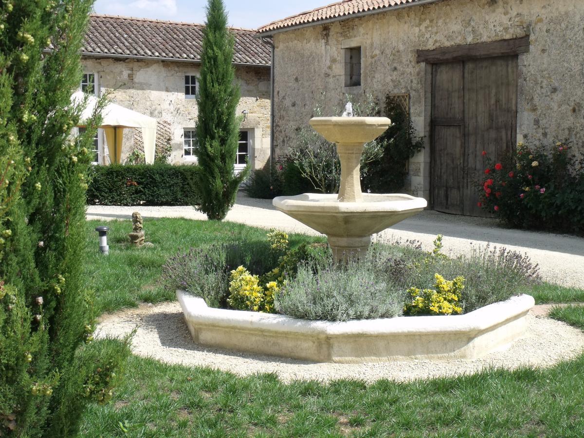 Logis De La Melissiere Bed & Breakfast Xaintray Екстериор снимка